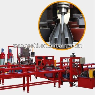 China VERTICAL polyurethane pouring machine for thermal barrier for sale