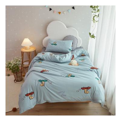 China 100% Set, Nondisposable Designers 3 Pcs Cartoon Cotton Bedspread Bed Set Small Size Soft Summer Skirt Fur Toddler Bedspread Bedding Set for sale