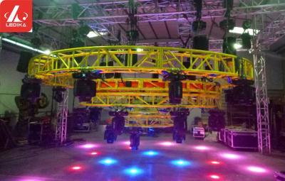 China Truss de pernos de aluminio ligero con función de rotación y elevación para eventos en venta