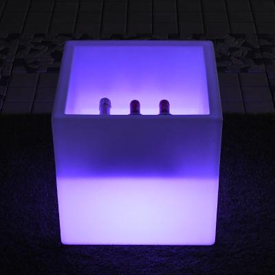 China Viable Custom Design LED Bar Light Up Night Club Barware Remote Control Beer Beer Wine Illuminated Plastic Ice Buckets for sale