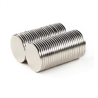 China Strong Circle Magnets N35 N52 Neodymium Disc Magnets Axial Radial Magnetization for sale