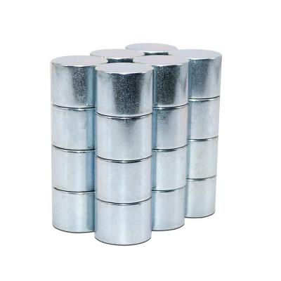 China Compact Round Rare Earth Magnets Circle Neodymium Magnets Corrosion Resistance for sale