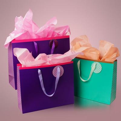 China Contemporary Bespoke Jewelry Paper Bags , Printing Paper Large Gift Bags for sale