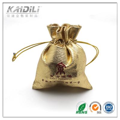 Chine La poche d'or 7*8cm, bijoux de bijoux de satin de cordon met en sac la fermeture de bouton à vendre