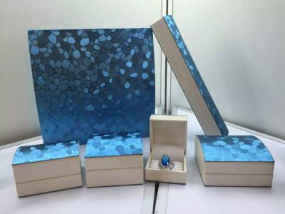 China Caja plástica de la joyería azul de la perla, cajas de empaquetado del regalo de la piel sintética en venta