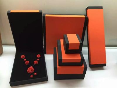 China Fashion Orange Paper Plastic Hinged Jewelry Gift Boxes Recyclable for sale