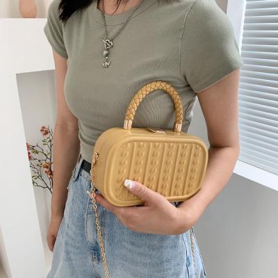 China New Design Fashion Suka Factory Price Small Pillow Purses and Hot Selling Handbags for Women Handbags for sale