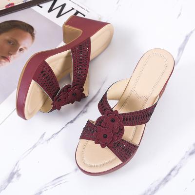 China Fashion trend women's summer outdoor sandals wedge sandals flat sandals design suka the new for sale