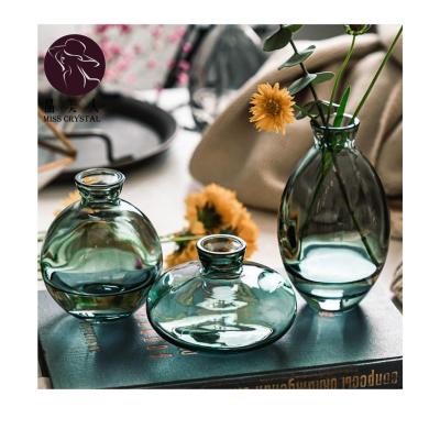 China Wholesale Creative MissC 3Pcs Traditional Classical Mini Vase Set Transparent Glass Living Room Reagent Flasks Flower Vase for sale