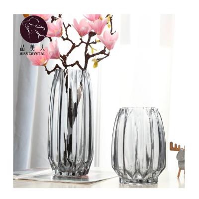 China Coastal Wholesale Fashionable Home Decor Vertical Stripes Floral Missc Vase Modern Clear Glass Vase for sale