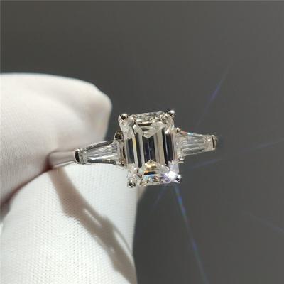 China New Arrival 925 Silver Original 1 Carat CLASSIC Diamond Test Past Excellent Cut 1 ct D Sparkle Color Emerald Moissanite Ring for sale