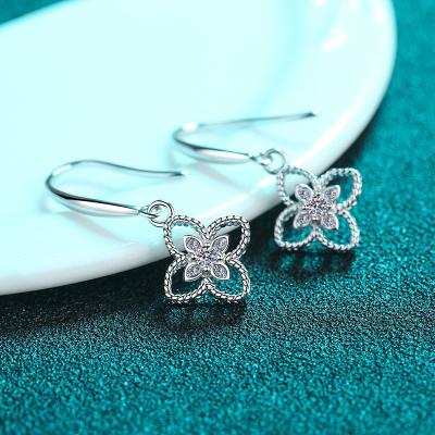 China Original 925 Cut Original Diamond Test D Color Clover Moissanite Romantic Silver High Quality Gemstone Brilliant Drop Earrings Wedding Earrings for sale