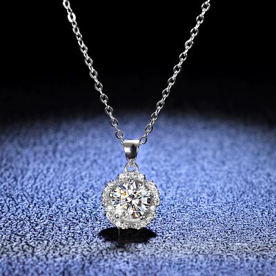 China Original 925 Diamond Test Past Romantic Silver Round Brilliant Cut 1 Carat D Color Moissanite Flower Shape Gemstone Pendant Necklace for sale