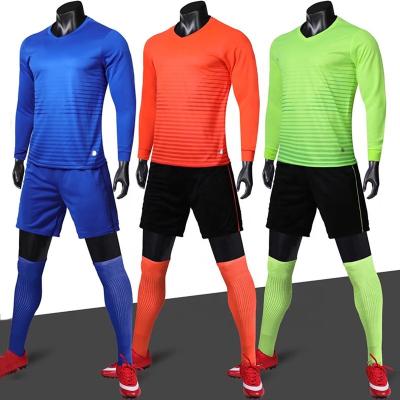 China Free Printing Pattern Latest Football Jersey Custom Sports Logo Soccer Team Wear Cheap Jersey Sets New Designs Football Uniform for sale