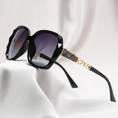 China Big-frame Sunglasses 2022 Fashion New Polarized Korean Style Anti-UV Diamond Sunglasses Round Driving Glasses Women's Sunglasses for sale