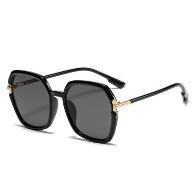 China High Quality Polarized Women Coming Fashion Sun Glasses New Shades Outdoor Travel Decoration Sun Glasses Shades For Women for sale