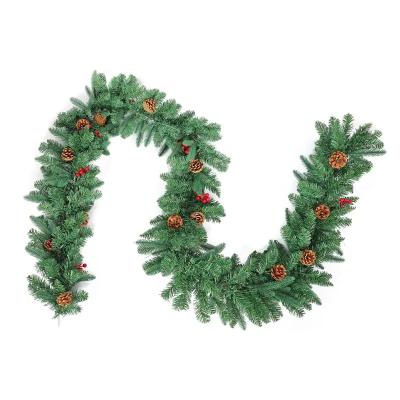 China Unique Crafts PE Xmas Deoration Christmas Decorations PVC Christmas Garland With Red Berry And Artificial Pine for sale