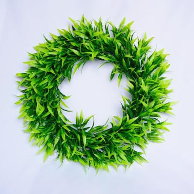 China New Design Handmade Artificial Garland Christmas Decoration Plastic Christmas Party Wreaths and Wreaths for Wall Front Door for sale