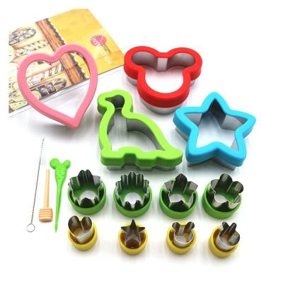 China Viable Wholesale Price 3D Stainless Steel Cookie Mold Christmas Halloween 15 PC Cookie Fruit Cake Baking Cutter Set With Hand Guards for sale