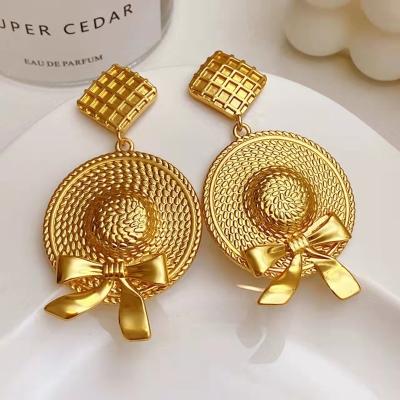 China FASHIONABLE vintage medium earrings, high sense of gold, retro style and elegant temperament gold heart earrings for sale