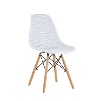 China Hot Sale Ergonomic Nordic Style Wooden Leg Modern Ergonomic Plastic Dining Chair for sale