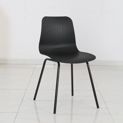 China Simple China Factory Modern Home Furniture Metal Leg Black PP Plastic Dining Chairs for sale