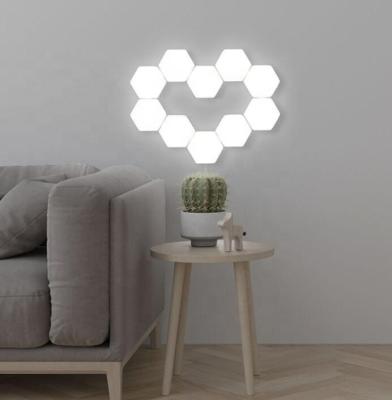 China Dropshipping New-designed Hot Sale DIY Night Light Lamps Quantum Light Hexagonal LED Lamps Touch Dropshipping USA for sale