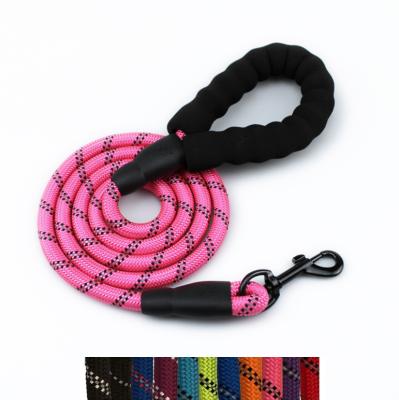 China Wholesale Dropshipping Reflective Nylon Braided Rope Pulsating Reflective Climbing Dog Leashes for sale