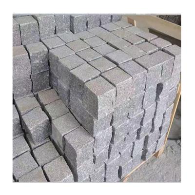 China Traditional Unpolished Granite Stone Paver Decoration Granite Building Stones For Garden for sale