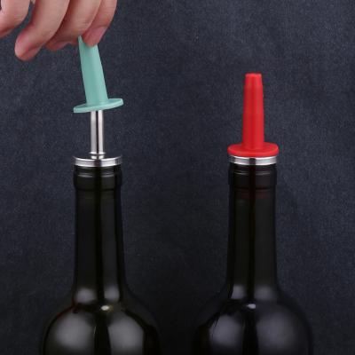 China 201 Viable Stainless Steel Gear Wine Pourer Bar Kitchen Liquor Bottle Pourers Wine Cocktail Cork Spout Wine Stopper Bar Accessories for sale