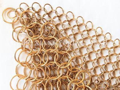 中国 オフィスの仕切りスクリーンのための0.8*7mmの溶接タイプChainmailリング網のカーテン 販売のため