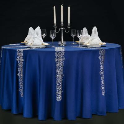 China Waterproof Professional Hotel Digital Jacquard Canvas Custom Reversible Tablecloth for sale