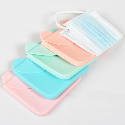 China Waterproof And Dustproof Portable Silicone FaceMask Viable Container Pouch Cover Face Storage Bag Clip for sale