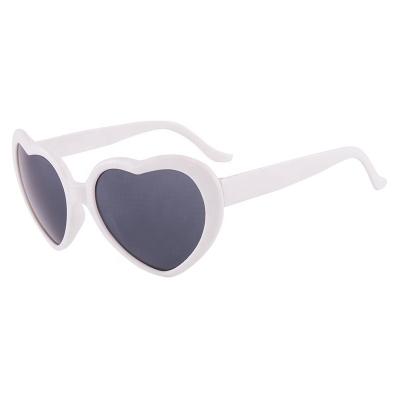 China Fashion Sunglasses Fashion New Wholesale Price PC Frame AC Glass Love&roses Heart Hot 2022 Women Sun Glasses for sale