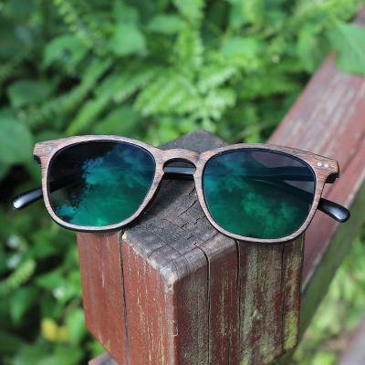 China Casual Weather Official Optical Myopic Glasses Change Color Glasses Shades Vintage Wood Grain Solar Photochromic Sunglasses for sale