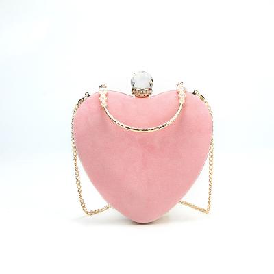 China Custom Made Women Evening Clutch Bag Lady Wholesale Heart Shape Design PU Long Chain Clutch Lady Bags for sale