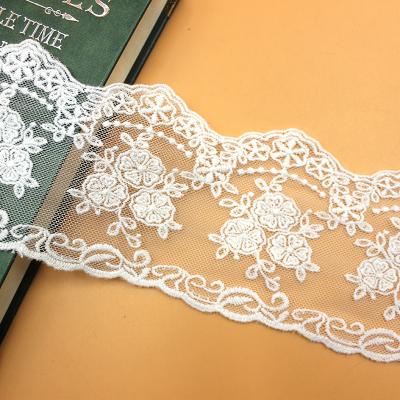 China Hot Viable New Design Cotton Lace Fabrics High Quality Soluble Trimming Embroidered Lace LSLJ106 for sale