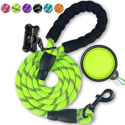 China Reflective Strong Dog Nylon Rope Leash With Comfortable Padded Handle Lead Wires Highly Reflective Dog Leashes for sale