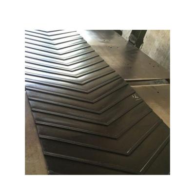 China Heat Resistant Custom Pattern Rubber Conveyor Belts For Sand Stone Crusher Loading Bulk Material for sale