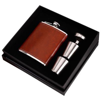 China Custom Vintage Logo Pocket Whiskey Leather Wrapped Funnel and Cups 6oz 7oz 8oz Metal Stainless Steel Custom Whiskey Hip Flask Gift Set for sale