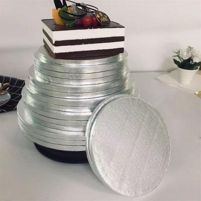 China Customized Greaseproof Birthday Cake Tray White Round Cake Top Quality Silver Paperboard for sale