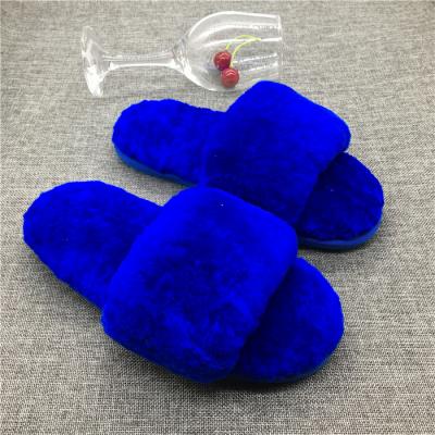 China CUSHIONING Real Wool Slippers Sheepskin Sliders Warm Fur Slippers Home Winter Fur Indoor Slippers for sale