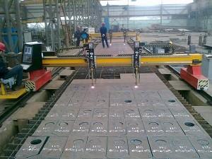 China Industrial Plasma Cutter Cnc Steel Plate Cutting Machine 3m Or 3.5m Cross Beam for sale