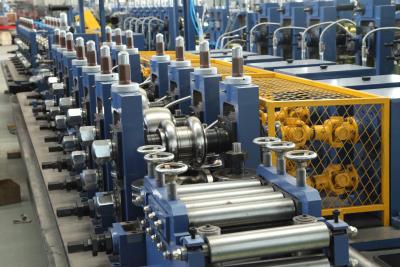 Chine Tube d'acier à faible teneur en carbone formant la machine pour la production industrielle de tuyau à vendre