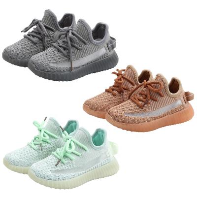 China EVA Comfortable Fashion Sports Shoes Kids Sports Shoes Kids Sneakers for sale