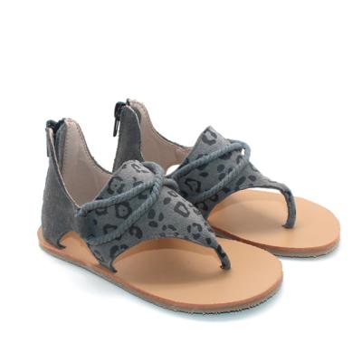 China Leopard Flat Gray Flip Flops Flip Up Sandals Boys Girls Children Designer Inspired Kids Summer Sandals for sale