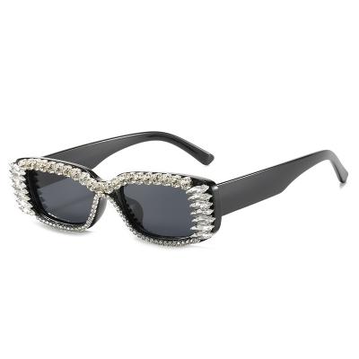 China Fashion Sunglasses Wholesale Small Yiwu Temple Shades Transparent Rhinestone Wide Sun Glasses UV 400 Shades For Men for sale