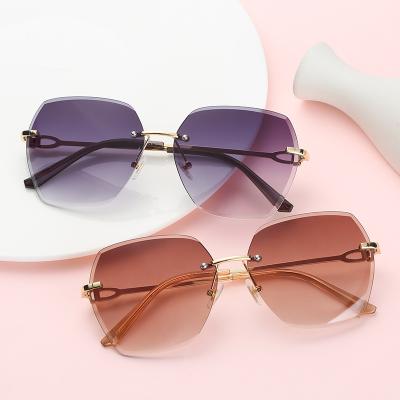 China Fashion Glasses Wholesale Trendy Metal Sunglasses Women Polygon Metal Sunglasses Women Sun Glasses Gafas 2021 De Sol for sale