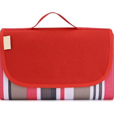 China Custom Made Outdoor Waterproof Red Plaid Travel Beach Picnic Foldable Foldable Rug Extra Large Waterproof Large For Outdoor for sale