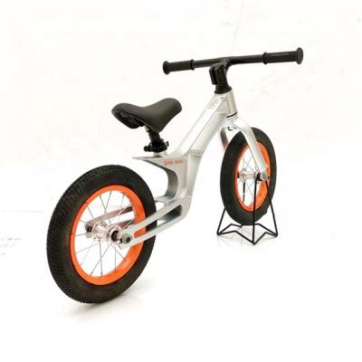 China Kids Toys Bike European Market Magnesium Alloy 12 Inch Balance Bike Child Bike For Children for sale